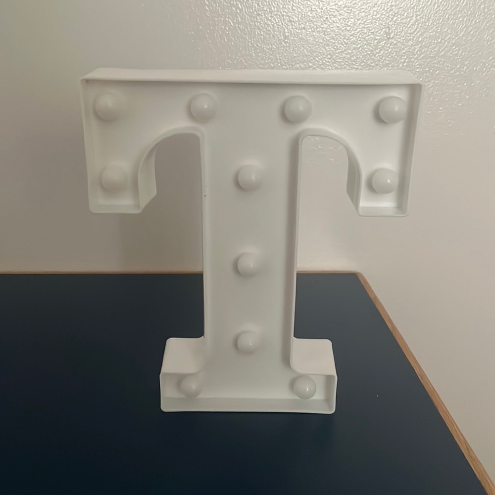 T letter lights
